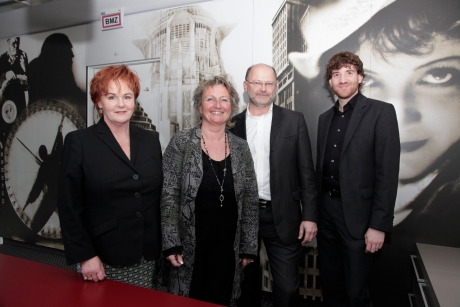 Ministerin Irene Alt besucht FSK in Wiesbaden 